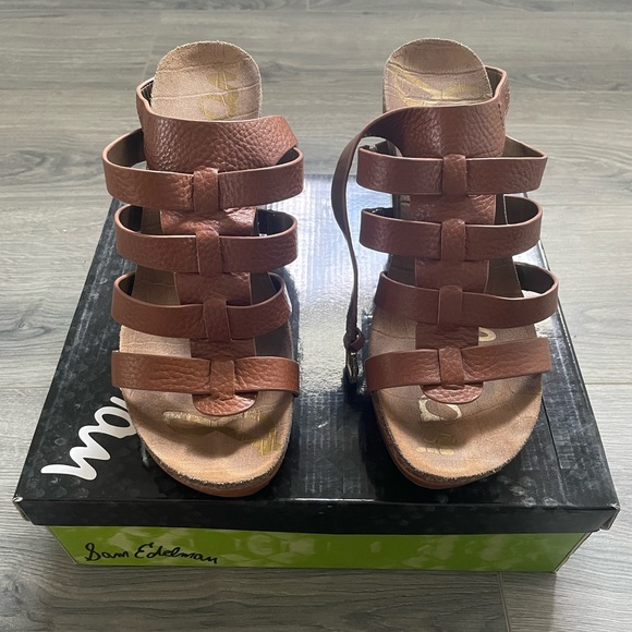 Nayla , saddle leather shoes!  9 1/2M - Picture 5 of 5